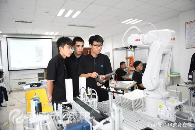 蘇州健雄職業技術學院萊茵科斯特中德智能學院簽約成立 推動智能工程研發創新